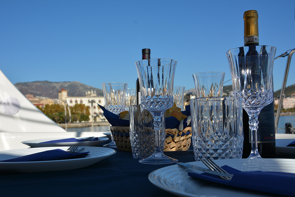 Pranzo a bordo Catamarano Marepiatto Salerno.